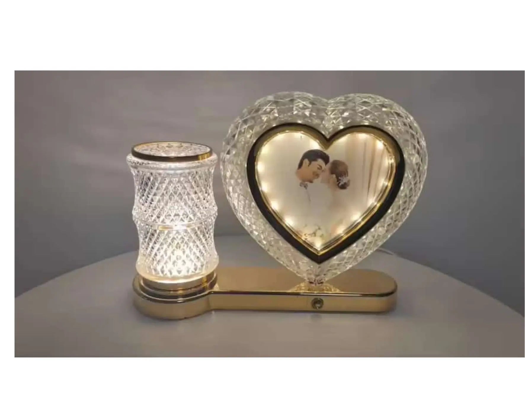 LAMPE DE TABLE Nairastore