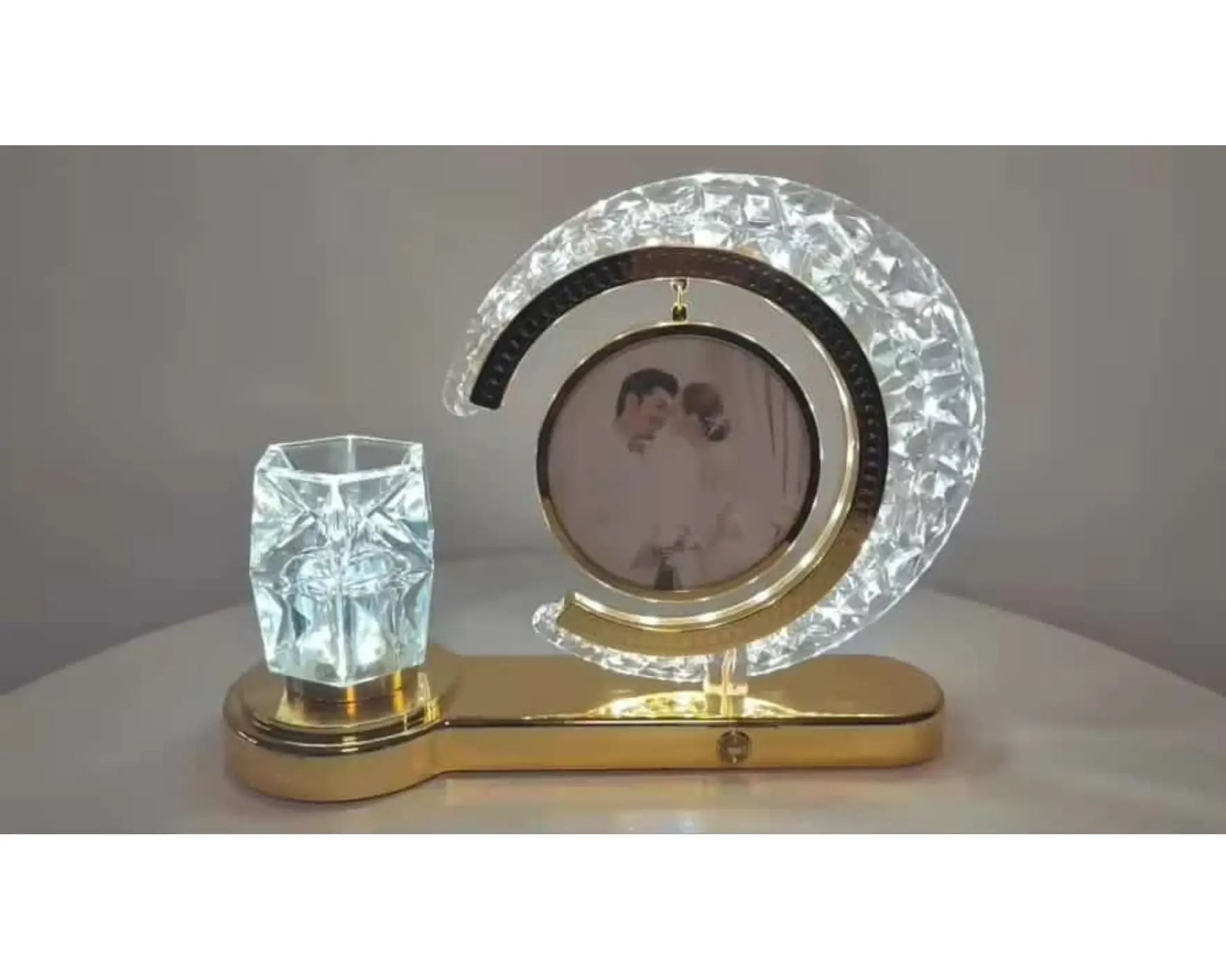 LAMPE DE TABLE Nairastore
